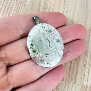 Vintage Engraved "Mom" Princess Pride Creations 925 Sterling silver Locket